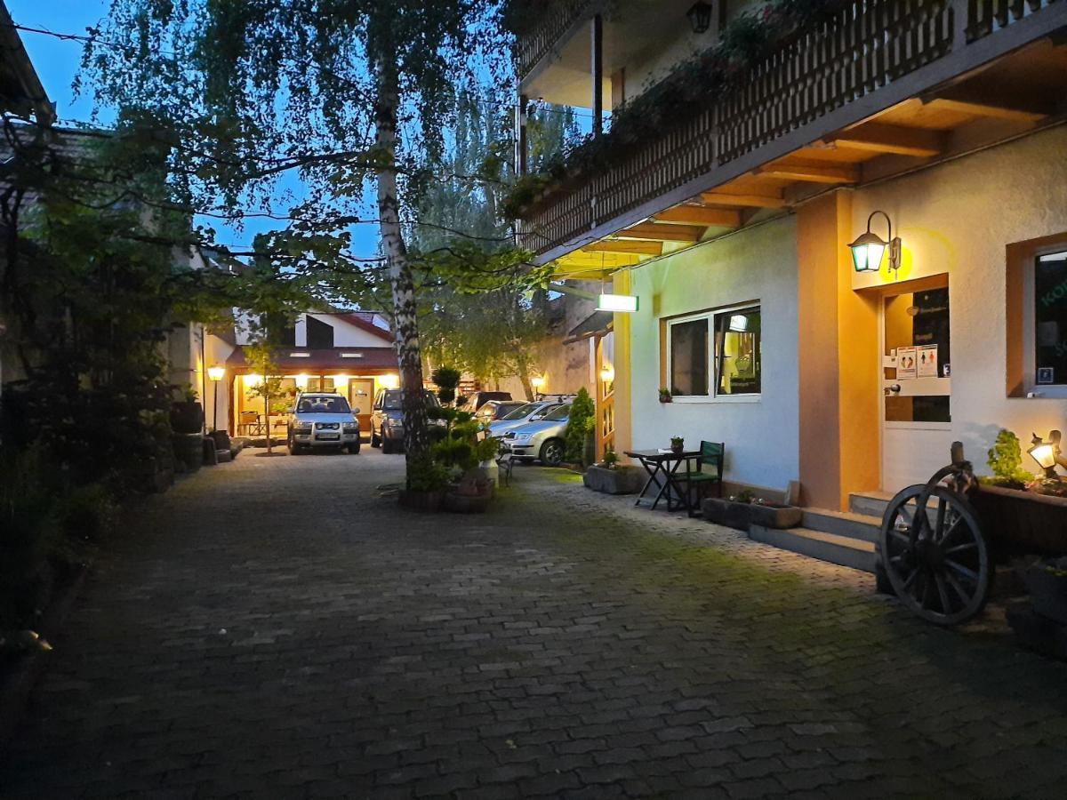 Korona Panzió Odorheiu Secuiesc Exterior foto