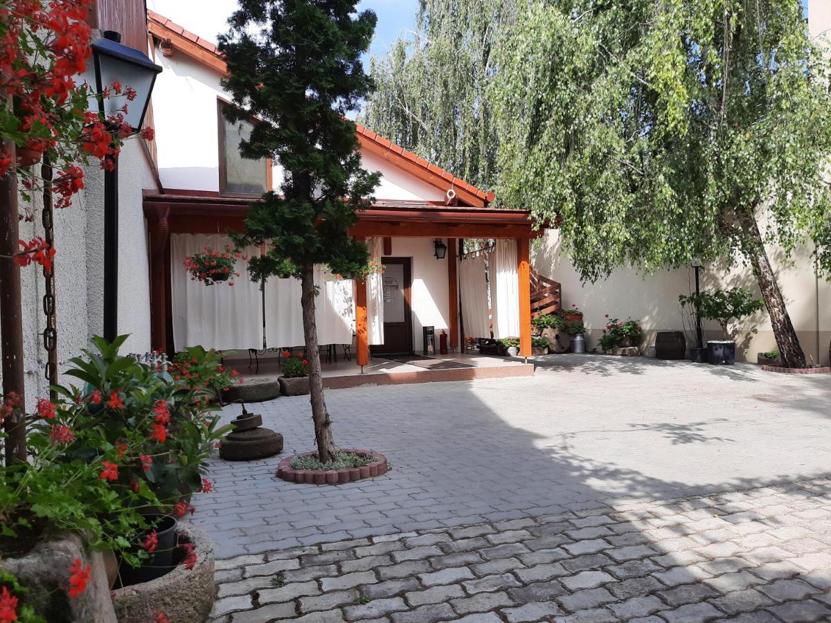 Korona Panzió Odorheiu Secuiesc Exterior foto