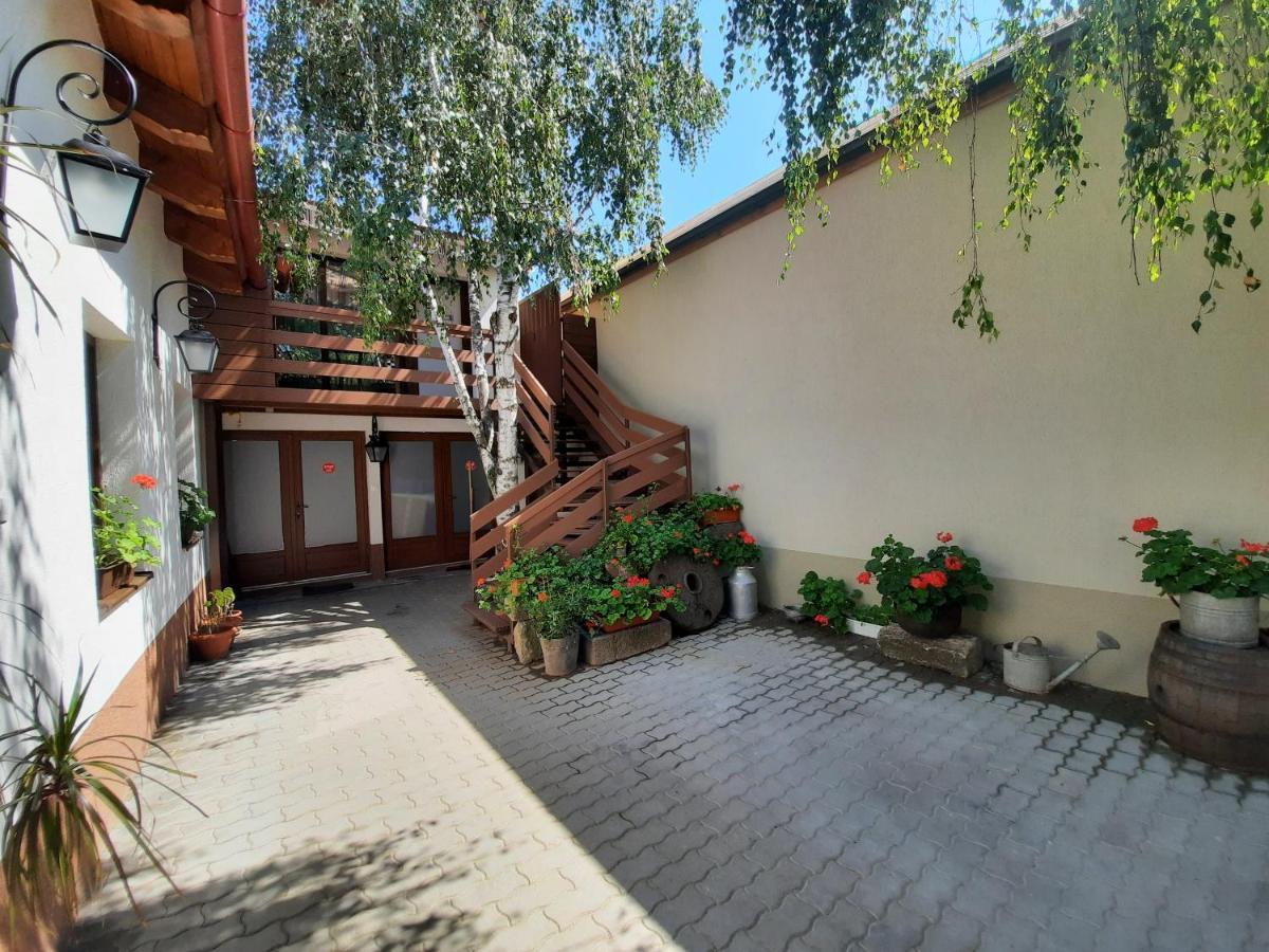 Korona Panzió Odorheiu Secuiesc Exterior foto